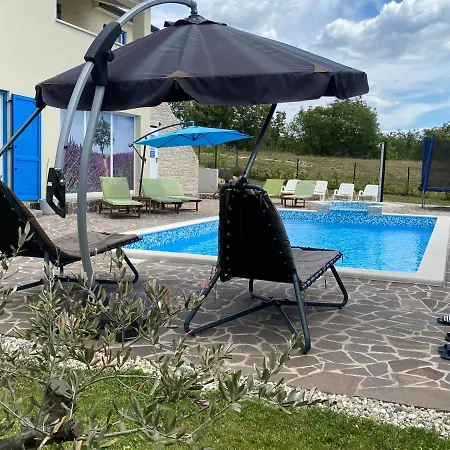 Maximus Villa