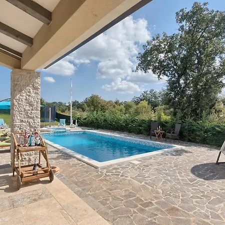 Maximus Villa